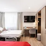 Bomonti Nuernberg West 4* אובראסבאך